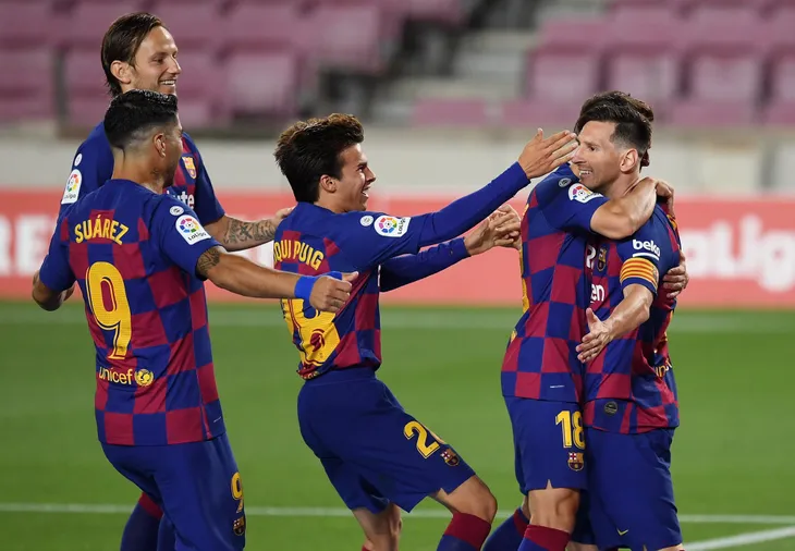 Barcelona 2-2 Atletico Madrid: Trận cầu của những quả phạt đền - Ảnh 4. Barcelona 2-2 Atletico Madrid: Trận cầu của những quả phạt đền - Ảnh 4.