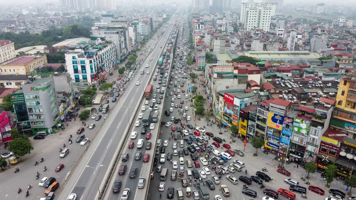 Giảm lệ phí trước bạ ô tô lại lo ùn tắc giao thông - Ảnh 2. Giảm lệ phí trước bạ ô tô lại lo ùn tắc giao thông - Ảnh 2.