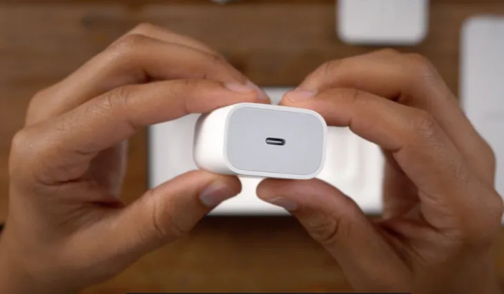 Apple và kế hoạch ăn bớt trên iPhone 12: Rất có thể vì không khó hiểu! - Ảnh 1. Apple và kế hoạch ăn bớt trên iPhone 12: Rất có thể vì không khó hiểu! - Ảnh 1.