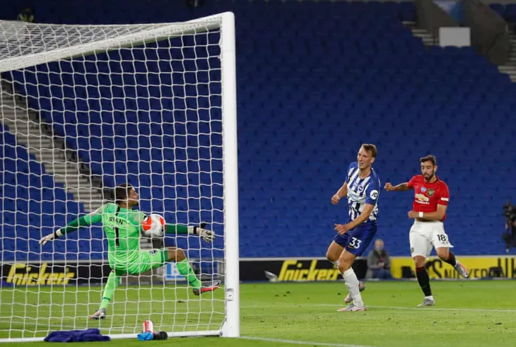 Brighton 0-3 Man Utd: Bruno Fernandes lập cú đúp - Ảnh 4. Brighton 0-3 Man Utd: Bruno Fernandes lập cú đúp - Ảnh 4.