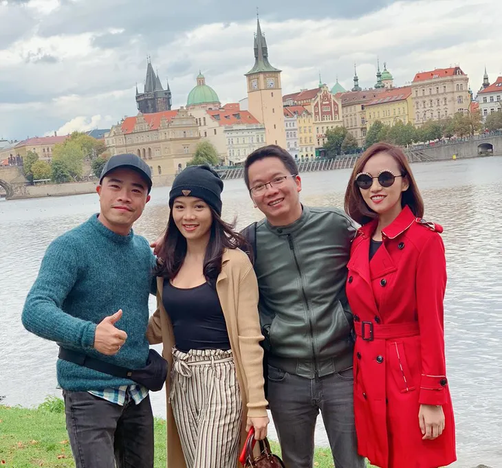 Nhớ Praha, Lã Thanh Huyền tung loạt ảnh hậu trường Tình yêu và tham vọng - Ảnh 12. Nhớ Praha, Lã Thanh Huyền tung loạt ảnh hậu trường Tình yêu và tham vọng - Ảnh 12.