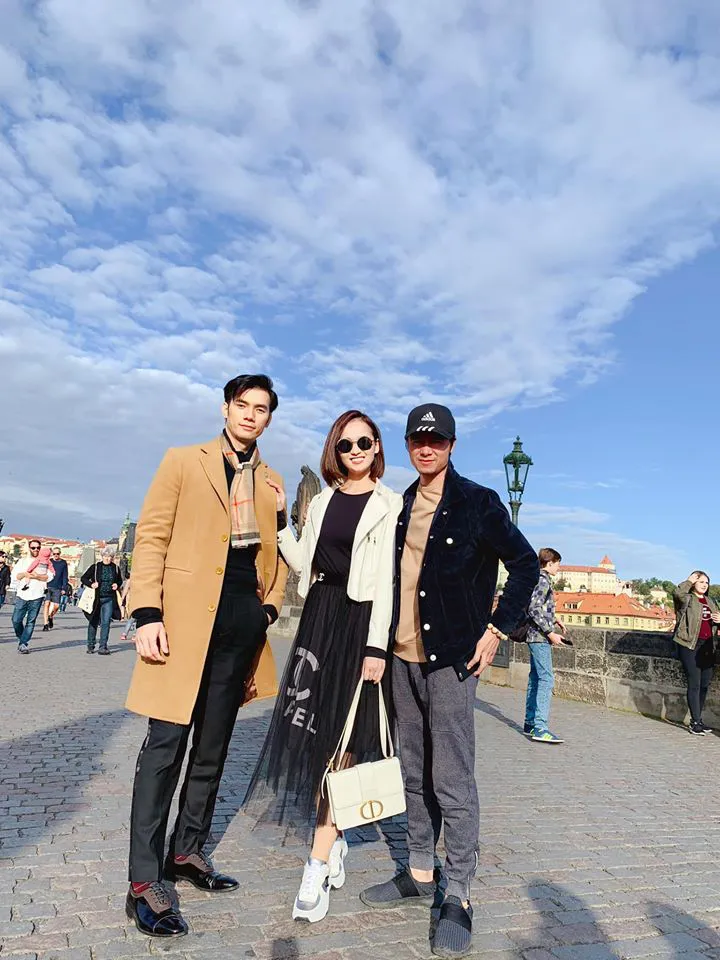 Nhớ Praha, Lã Thanh Huyền tung loạt ảnh hậu trường Tình yêu và tham vọng - Ảnh 5. Nhớ Praha, Lã Thanh Huyền tung loạt ảnh hậu trường Tình yêu và tham vọng - Ảnh 5.