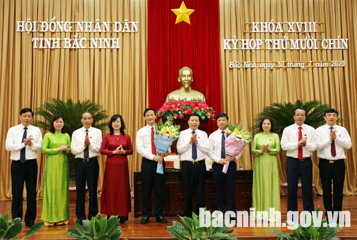 Bầu bổ sung 5 tân Phó Bí thư, Chủ tịch, Phó Chủ tịch UBND tỉnh - Ảnh 1. Bầu bổ sung 5 tân Phó Bí thư, Chủ tịch, Phó Chủ tịch UBND tỉnh - Ảnh 1.
