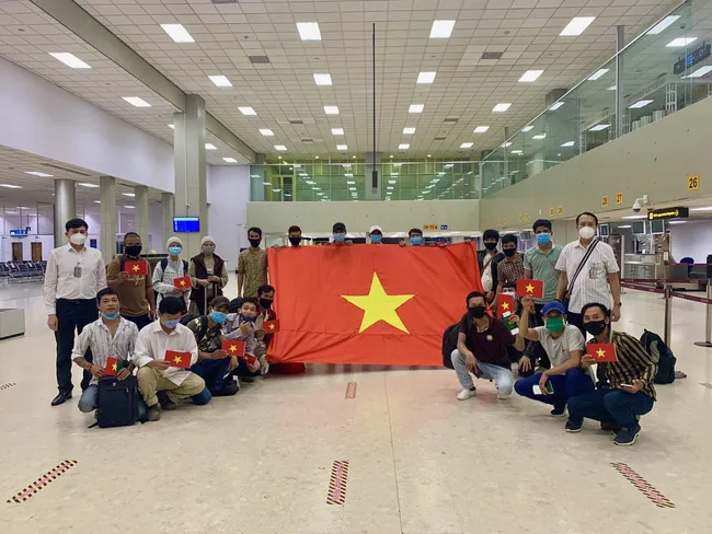 Thủ tướng: Đưa ngay 219 công dân Việt Nam tại Guinea Xích Đạo về nước - Ảnh 1. Thủ tướng: Đưa ngay 219 công dân Việt Nam tại Guinea Xích Đạo về nước - Ảnh 1.