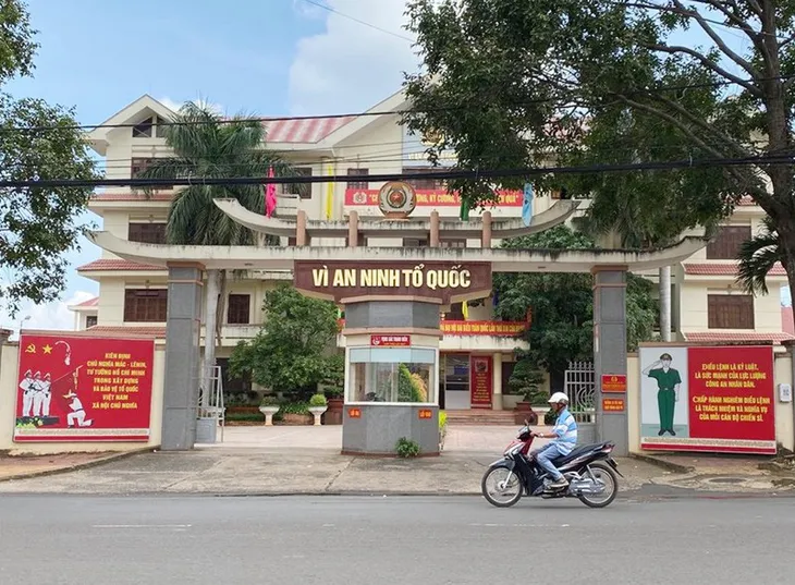 Kỷ luật cảnh cáo nguyên Trưởng Công an TP Buôn Ma Thuột, Đắk Lắk - Ảnh 1. Kỷ luật cảnh cáo nguyên Trưởng Công an TP Buôn Ma Thuột, Đắk Lắk - Ảnh 1.