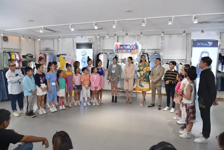 Nhà thiết kế tương lai nhí: Hương Giang lấy D-Gragon làm ví dụ để cứu thí sinh - Ảnh 1. Nhà thiết kế tương lai nhí: Hương Giang lấy D-Gragon làm ví dụ để cứu thí sinh - Ảnh 1.