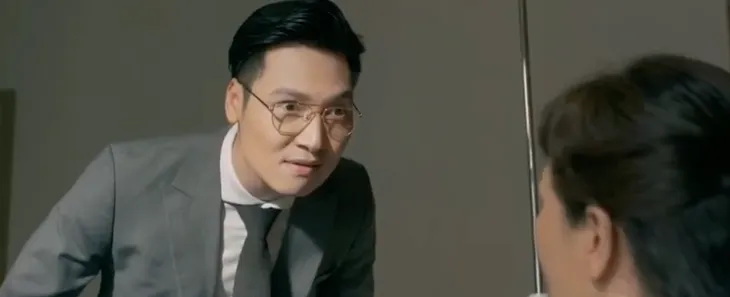 Tình yêu và tham vọng - Tập 33: Tạo hôn ước giả, Tuệ Lâm kéo Minh lún sâu vào vở kịch của mình - Ảnh 12. Tình yêu và tham vọng - Tập 33: Tạo hôn ước giả, Tuệ Lâm kéo Minh lún sâu vào vở kịch của mình - Ảnh 12.