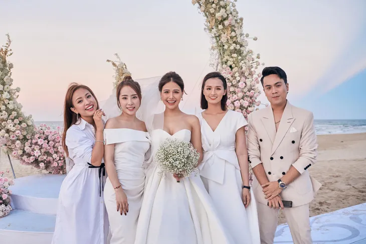 Những bức ảnh chưa từng tiết lộ trong đám cưới của Phanh Lee - Ảnh 2. Những bức ảnh chưa từng tiết lộ trong đám cưới của Phanh Lee - Ảnh 2.