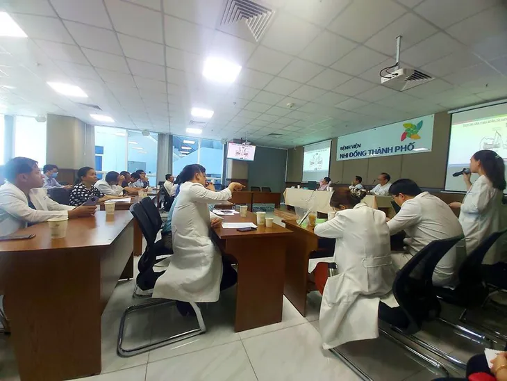 Hành trình chung sống của hai bé gái song sinh dính liền trước ca phẫu thuật tách rời định mệnh - Ảnh 1. Hành trình chung sống của hai bé gái song sinh dính liền trước ca phẫu thuật tách rời định mệnh - Ảnh 1.