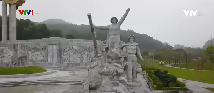 Thanh niên xung phong xung kích bảo vệ Tổ quốc: Không có việc gì khó, chỉ sợ lòng không bền, quyết chí ắt làm nên! - Ảnh 1. Thanh niên xung phong xung kích bảo vệ Tổ quốc: Không có việc gì khó, chỉ sợ lòng không bền, quyết chí ắt làm nên! - Ảnh 1.