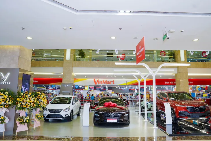 VinFast lập kỷ lục khai trương 27 showroom trong một ngày - Ảnh 3. VinFast lập kỷ lục khai trương 27 showroom trong một ngày - Ảnh 3.
