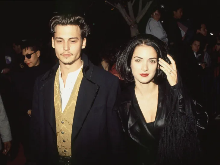 Tình cũ bảo vệ Johnny Depp giữa tâm bão - Ảnh 1. Tình cũ bảo vệ Johnny Depp giữa tâm bão - Ảnh 1.
