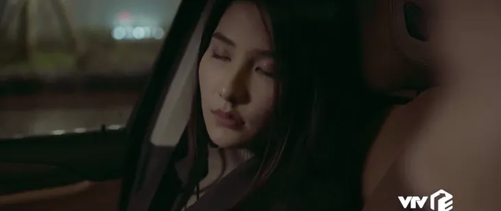 Tình yêu và tham vọng - Tập 34: Sắp cưới Tuệ Lâm nhưng lại được Linh mượn rượu tỏ tình, Minh phải làm sao? - Ảnh 18. Tình yêu và tham vọng - Tập 34: Sắp cưới Tuệ Lâm nhưng lại được Linh mượn rượu tỏ tình, Minh phải làm sao? - Ảnh 18.