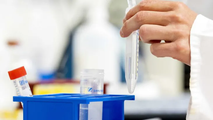 Vaccine phòng COVID-19 có được chào đón ở Mỹ? - Ảnh 1. Vaccine phòng COVID-19 có được chào đón ở Mỹ? - Ảnh 1.