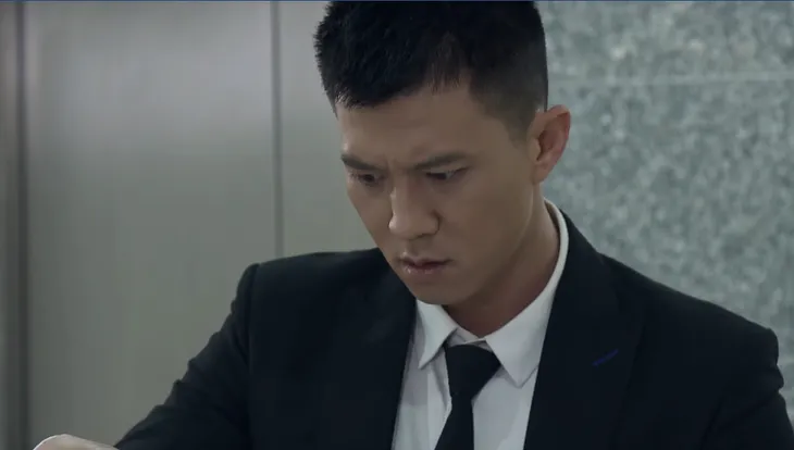 Lựa chọn số phận - Tập 22: Cường sửng sốt khi thấy bằng chứng Đức liên quan tới vụ tai nạn chết người - Ảnh 2. Lựa chọn số phận - Tập 22: Cường sửng sốt khi thấy bằng chứng Đức liên quan tới vụ tai nạn chết người - Ảnh 2.