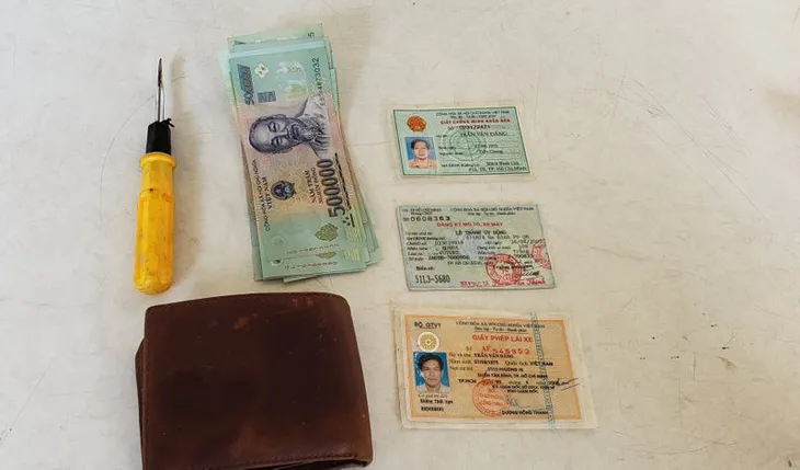 Giả thợ sửa ống nước vào nhà cướp hơn 4,2 tỷ đồng khắp TP.HCM - Ảnh 1. Giả thợ sửa ống nước vào nhà cướp hơn 4,2 tỷ đồng khắp TP.HCM - Ảnh 1.