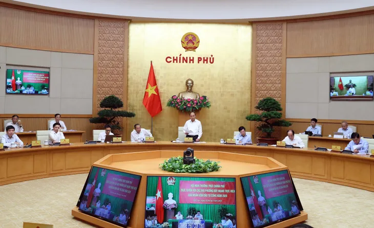 Thủ tướng Nguyễn Xuân Phúc: Anh đi tìm nguồn lực nơi này, nơi khác nhưng lại để một đống tiền ngay trên địa bàn của anh - Ảnh 1. Thủ tướng Nguyễn Xuân Phúc: Anh đi tìm nguồn lực nơi này, nơi khác nhưng lại để một đống tiền ngay trên địa bàn của anh - Ảnh 1.