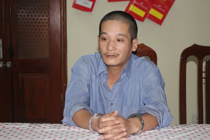 Vụ bé trai lớp 1 bị bố bạn học hành hung: Khởi tố, bắt tạm giam đối tượng - Ảnh 1.