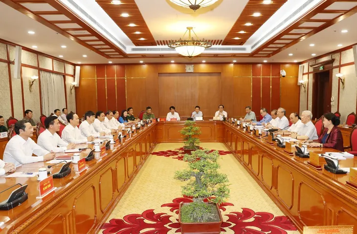 Thanh Hóa phấn đấu phát triển toàn diện, là tỉnh kiểu mẫu - Ảnh 2. Thanh Hóa phấn đấu phát triển toàn diện, là tỉnh kiểu mẫu - Ảnh 2.