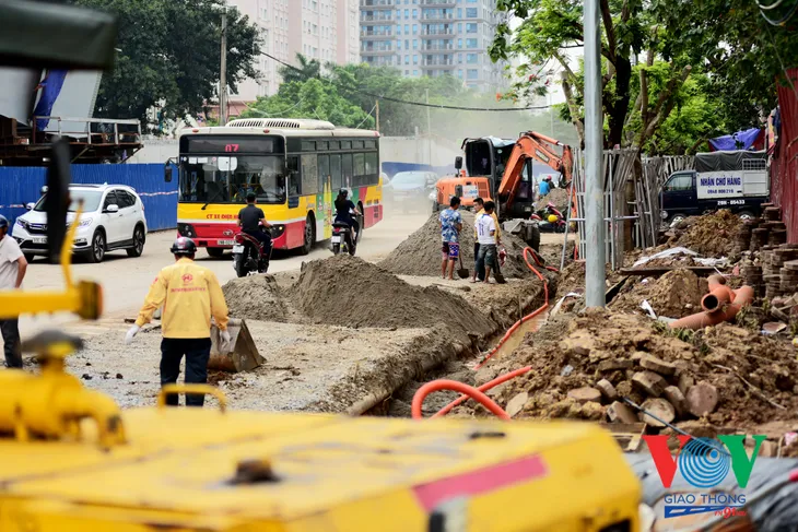 Cây cầu vượt có quy mô nhất Hà Nội sắp thông xe - Ảnh 1. Cây cầu vượt có quy mô nhất Hà Nội sắp thông xe - Ảnh 1.