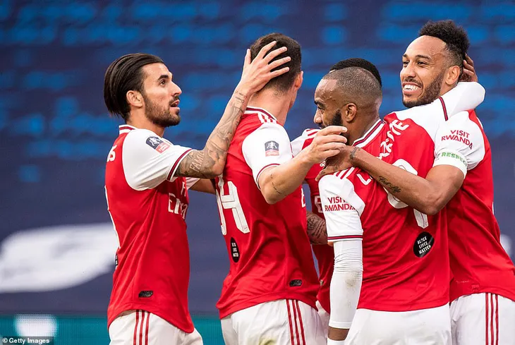 Thua Arsenal, Man City trở thành cựu vương ở Cup FA - Ảnh 2. Thua Arsenal, Man City trở thành cựu vương ở Cup FA - Ảnh 2.