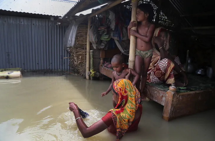 Ấn Độ: Lũ lụt nghiêm trọng tại Assam, hơn 100 người thiệt mạng - Ảnh 3. Ấn Độ: Lũ lụt nghiêm trọng tại Assam, hơn 100 người thiệt mạng - Ảnh 3.
