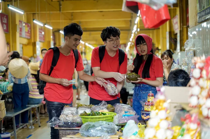 Lê Dương Bảo Lâm bị người tình màn ảnh ví như... cá chìa vôi - Ảnh 2. Lê Dương Bảo Lâm bị người tình màn ảnh ví như... cá chìa vôi - Ảnh 2.