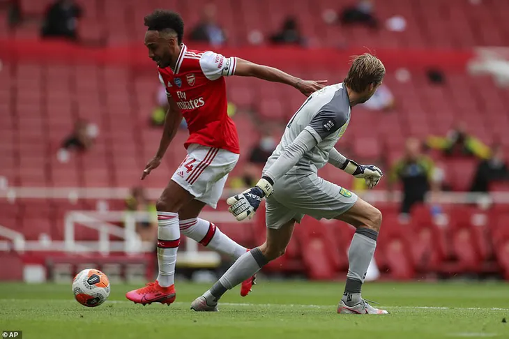 Arsenal 4-0 Norwich: Auba cán mốc 50 bàn thắng, Soares ra mắt hoàn hảo! - Ảnh 1. Arsenal 4-0 Norwich: Auba cán mốc 50 bàn thắng, Soares ra mắt hoàn hảo! - Ảnh 1.