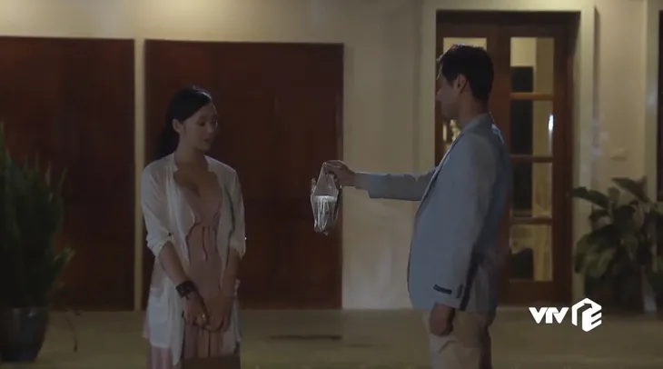 Đừng bắt em phải quên - Tập 19: Thầy Duy chính thức hẹn ngày tỏ tình Ngọc - Ảnh 14. Đừng bắt em phải quên - Tập 19: Thầy Duy chính thức hẹn ngày tỏ tình Ngọc - Ảnh 14.