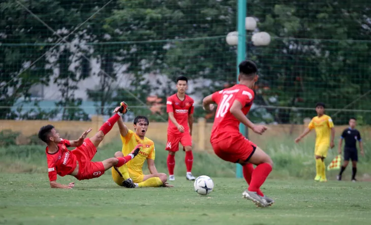 HLV Park Hang-seo: Cầu thủ cần phải thể hiện tốt khả năng chơi bóng ở vị trí của mình - Ảnh 7. HLV Park Hang-seo: Cầu thủ cần phải thể hiện tốt khả năng chơi bóng ở vị trí của mình - Ảnh 7.