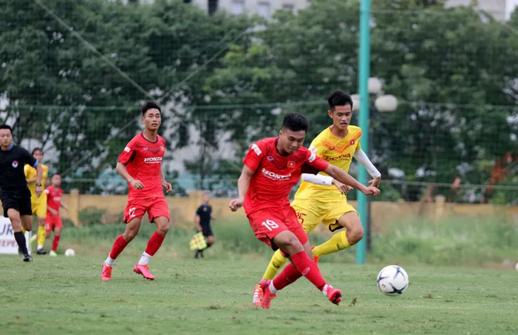 HLV Park Hang-seo: Cầu thủ cần phải thể hiện tốt khả năng chơi bóng ở vị trí của mình - Ảnh 9. HLV Park Hang-seo: Cầu thủ cần phải thể hiện tốt khả năng chơi bóng ở vị trí của mình - Ảnh 9.