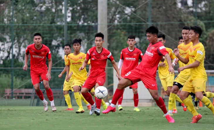 HLV Park Hang-seo: Cầu thủ cần phải thể hiện tốt khả năng chơi bóng ở vị trí của mình - Ảnh 11. HLV Park Hang-seo: Cầu thủ cần phải thể hiện tốt khả năng chơi bóng ở vị trí của mình - Ảnh 11.