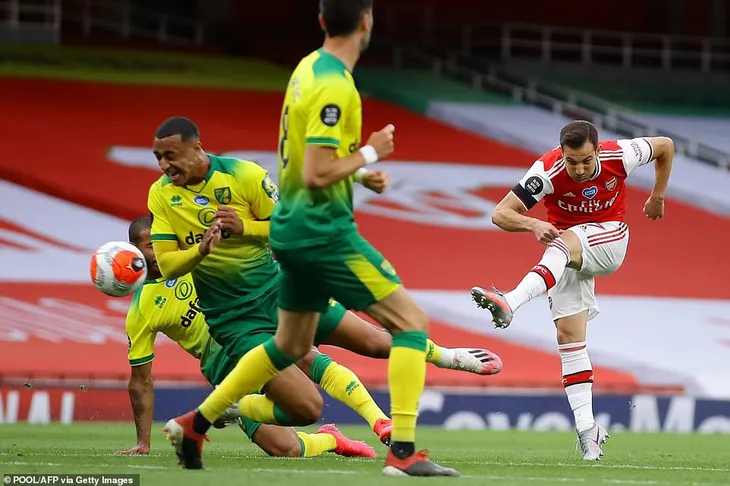 Arsenal 4-0 Norwich: Auba cán mốc 50 bàn thắng, Soares ra mắt hoàn hảo! - Ảnh 3. Arsenal 4-0 Norwich: Auba cán mốc 50 bàn thắng, Soares ra mắt hoàn hảo! - Ảnh 3.