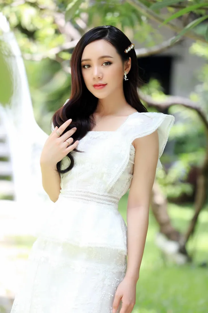 Quỳnh Kool hóa tiểu thư yêu kiều trong bộ ảnh mới - Ảnh 5. Quỳnh Kool hóa tiểu thư yêu kiều trong bộ ảnh mới - Ảnh 5.