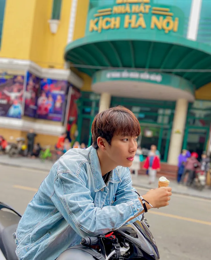 Rung rinh với vẻ điển trai của em trai Thanh Sơn - Ảnh 5. Rung rinh với vẻ điển trai của em trai Thanh Sơn - Ảnh 5.