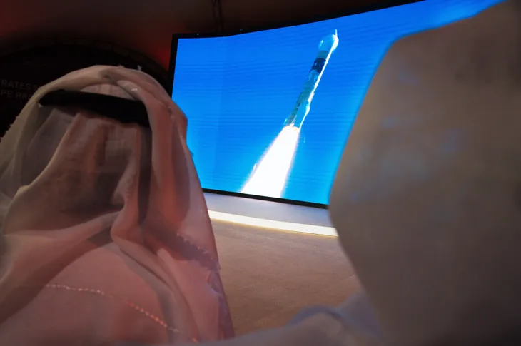 UAE phóng tàu thăm dò sao Hỏa đầu tiên - Ảnh 3. UAE phóng tàu thăm dò sao Hỏa đầu tiên - Ảnh 3.