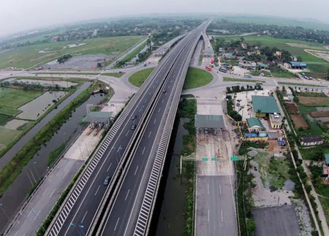 Đấu thầu 5 dự án cao tốc Bắc-Nam: Không yêu cầu nhà đầu tư phải có năng lực quản lý, vận hành - Ảnh 2. Đấu thầu 5 dự án cao tốc Bắc-Nam: Không yêu cầu nhà đầu tư phải có năng lực quản lý, vận hành - Ảnh 2.