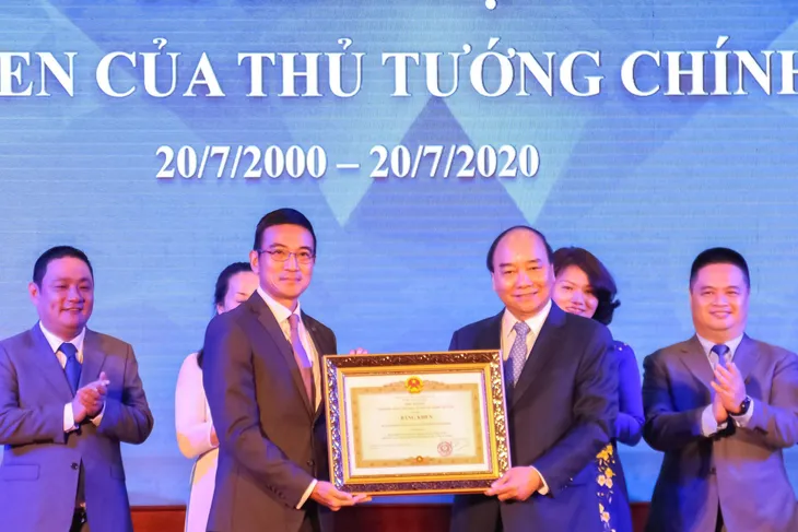 Thủ tướng đánh cồng kỷ niệm 20 năm hoạt động Sở Giao dịch Chứng khoán TP.HCM - Ảnh 3. Thủ tướng đánh cồng kỷ niệm 20 năm hoạt động Sở Giao dịch Chứng khoán TP.HCM - Ảnh 3.