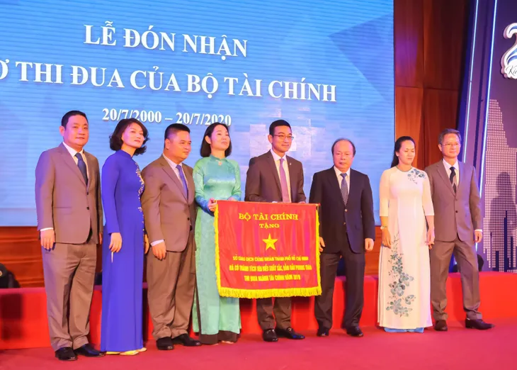 Thủ tướng đánh cồng kỷ niệm 20 năm hoạt động Sở Giao dịch Chứng khoán TP.HCM - Ảnh 4. Thủ tướng đánh cồng kỷ niệm 20 năm hoạt động Sở Giao dịch Chứng khoán TP.HCM - Ảnh 4.