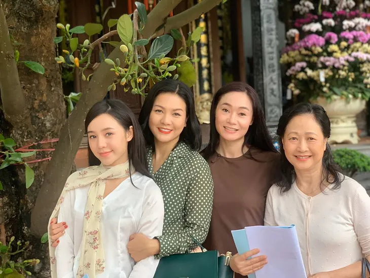Những cặp tình địch trong Đừng bắt em phải quên lại có lúc thân thiết như thế này - Ảnh 3. Những cặp tình địch trong Đừng bắt em phải quên lại có lúc thân thiết như thế này - Ảnh 3.