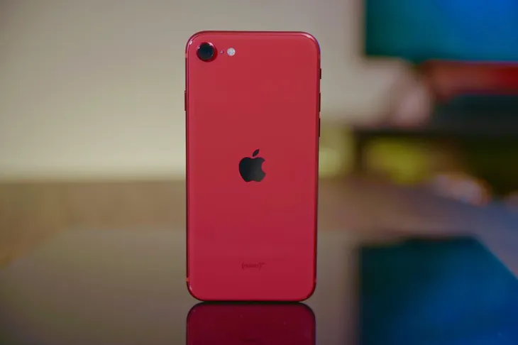 iPhone SE 2020 đánh cắp người dùng smartphone Android - Ảnh 1.