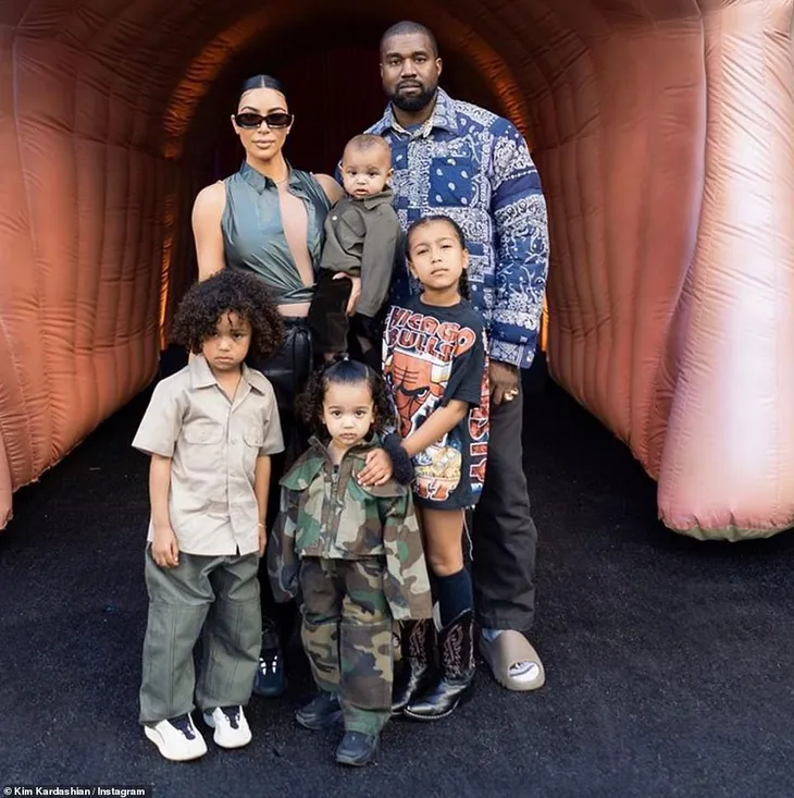 Kim siêu vòng 3 đang sống trong cơn ác mộng mang tên Kanye West - Ảnh 1. Kim siêu vòng 3 đang sống trong cơn ác mộng mang tên Kanye West - Ảnh 1.