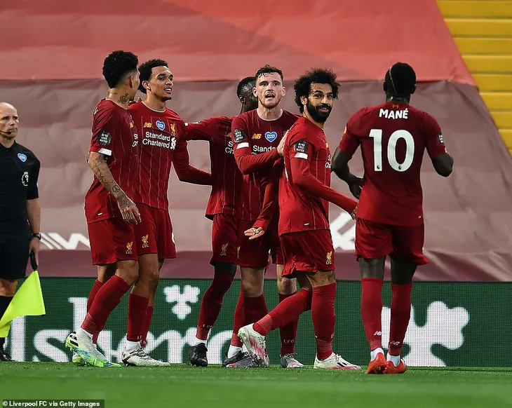 Liverpool 5-3 Chelsea: Cơn mưa bàn thắng trên sân Anfield - Ảnh 3. Liverpool 5-3 Chelsea: Cơn mưa bàn thắng trên sân Anfield - Ảnh 3.