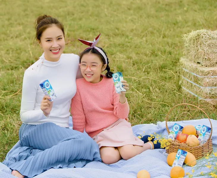 Thoải mái chia sẻ ảnh con nhưng Hồng Diễm giữ bí mật ông xã đến cùng - Ảnh 10. Thoải mái chia sẻ ảnh con nhưng Hồng Diễm giữ bí mật ông xã đến cùng - Ảnh 10.