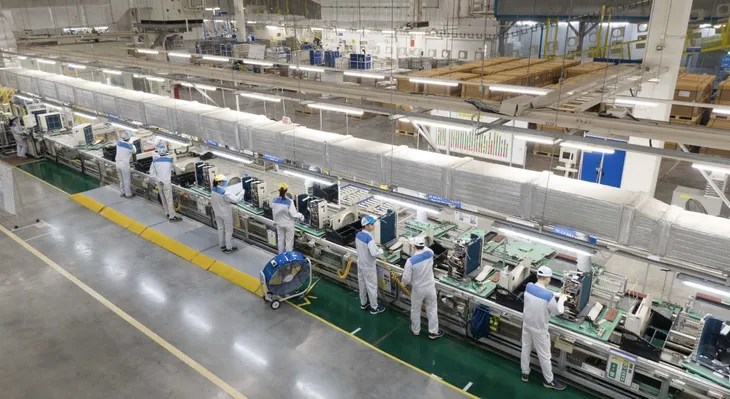 Fitch: Việt Nam là điểm đến hấp dẫn để sản xuất linh kiện ô tô - Ảnh 2. Fitch: Việt Nam là điểm đến hấp dẫn để sản xuất linh kiện ô tô - Ảnh 2.