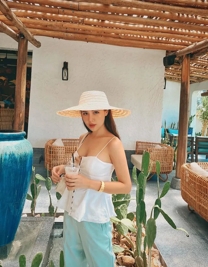Phanh Lee ngày càng nóng bỏng sau đám cưới - Ảnh 5. Phanh Lee ngày càng nóng bỏng sau đám cưới - Ảnh 5.