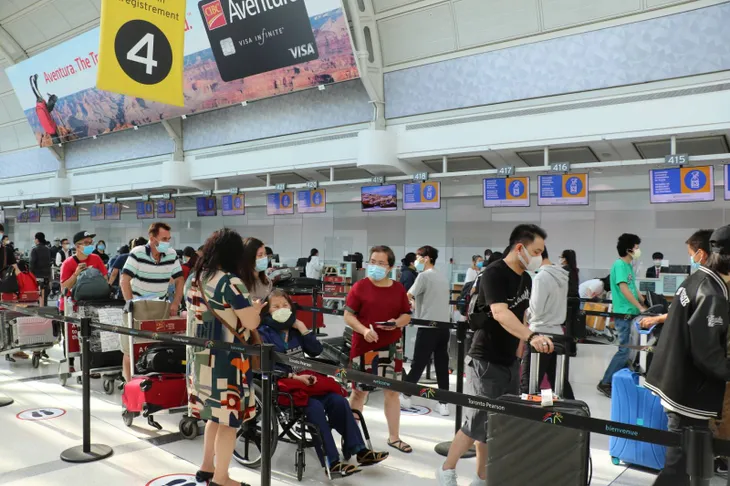 Đưa 340 công dân Việt Nam từ Canada về nước - Ảnh 1. Đưa 340 công dân Việt Nam từ Canada về nước - Ảnh 1.