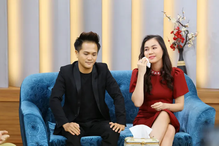 Sống trong nhà tình thương, nam MC bị họ hàng nhà vợ dị nghị ngay trong ngày cưới - Ảnh 2. Sống trong nhà tình thương, nam MC bị họ hàng nhà vợ dị nghị ngay trong ngày cưới - Ảnh 2.