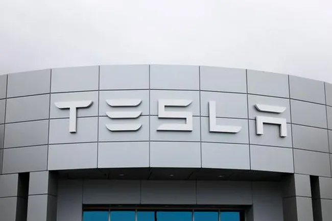 Elon Musk - Một người vạ miệng, bê bối hay một gã điên thiên tài? - Ảnh 2. Elon Musk - Một người vạ miệng, bê bối hay một gã điên thiên tài? - Ảnh 2.
