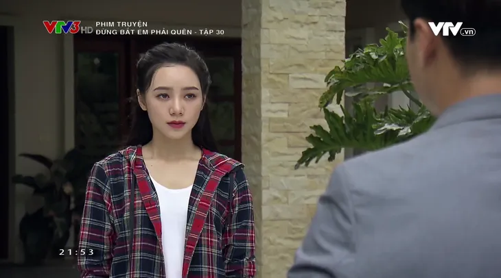 Đừng bắt em phải quên - Tập 30: Ngọc chủ động hôn Duy trong nước mắt, kết phim ngọt ngào - Ảnh 6. Đừng bắt em phải quên - Tập 30: Ngọc chủ động hôn Duy trong nước mắt, kết phim ngọt ngào - Ảnh 6.